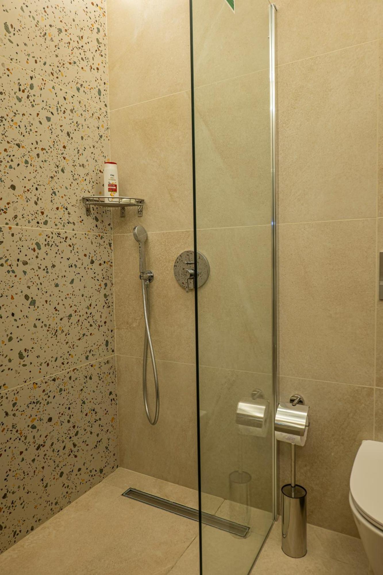 M Star Rooms, Free Private Parking, Center Apartment Sofia