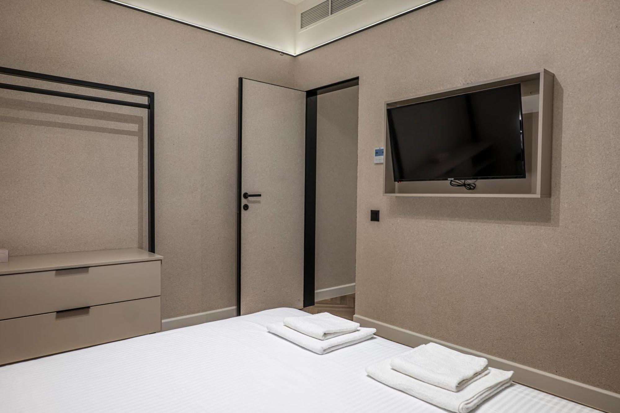 M Star Rooms, Free Private Parking, Center Apartment