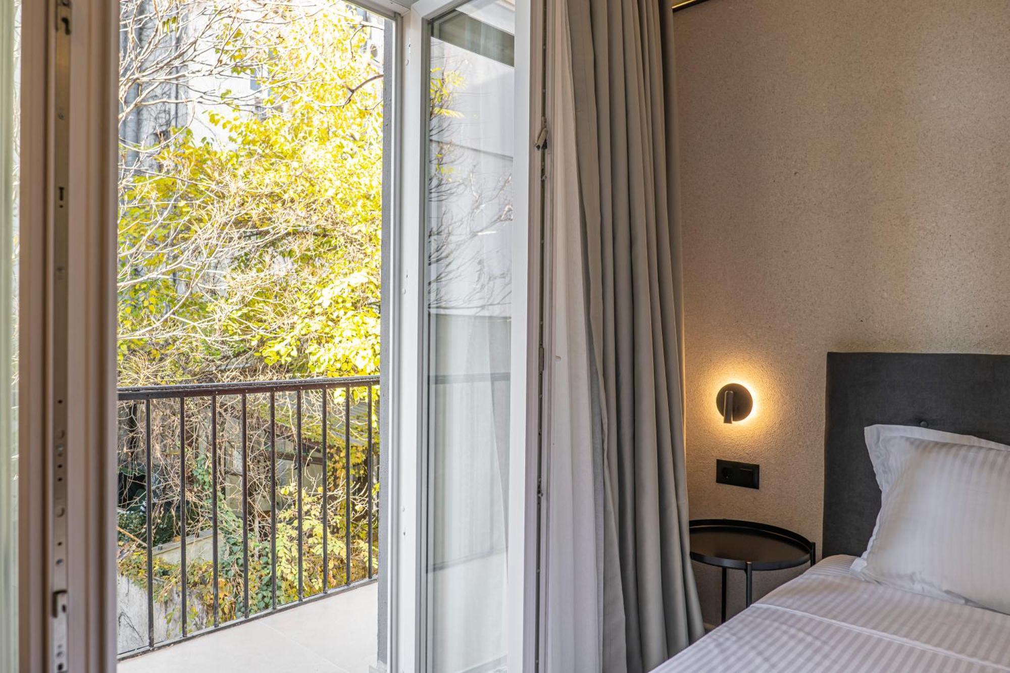 M Star Rooms, Free Private Parking, Center Apartment Sofia